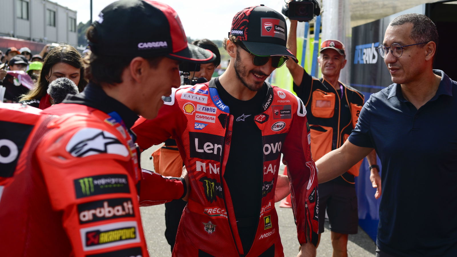 Marc Márquez fél, miután Bagnaia Ducatija füstölög Japánban!